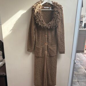 Elegant Brown Teddy Jacket with Textured Collar Like New Vintage